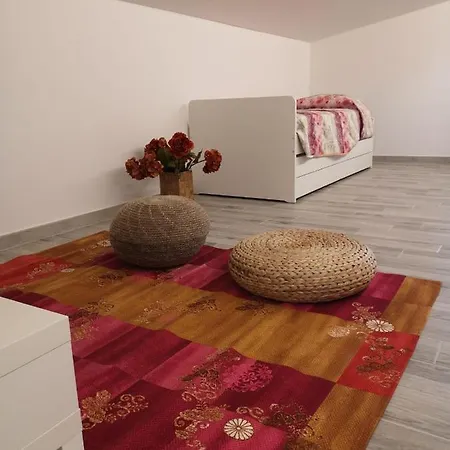 Engi Vila Arenella (Syracuse)